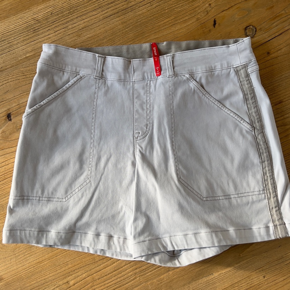 Spanx tan Women's Shorts 5.5” inseam